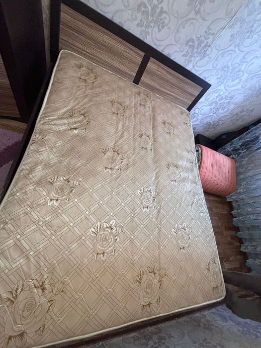 продам спальный гарнитур