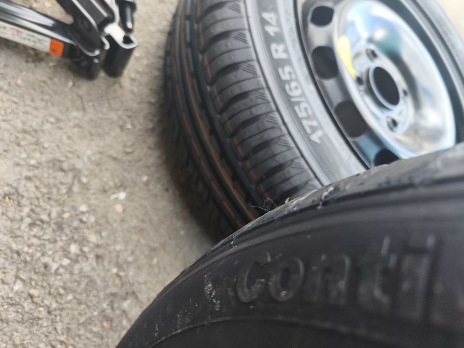 14" оригинална резервна гума с джанта за Ford fiesta.