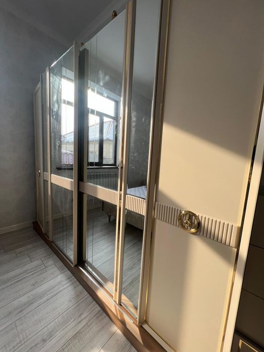 Спал. Ұзындығы 2м. 20см. 
Ені 1м. 90см.