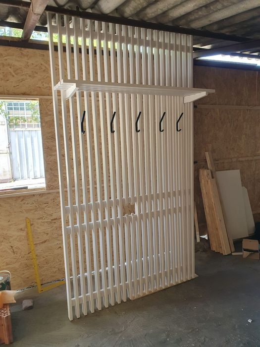 Execut lucrari de tamplarie din lemn masiv