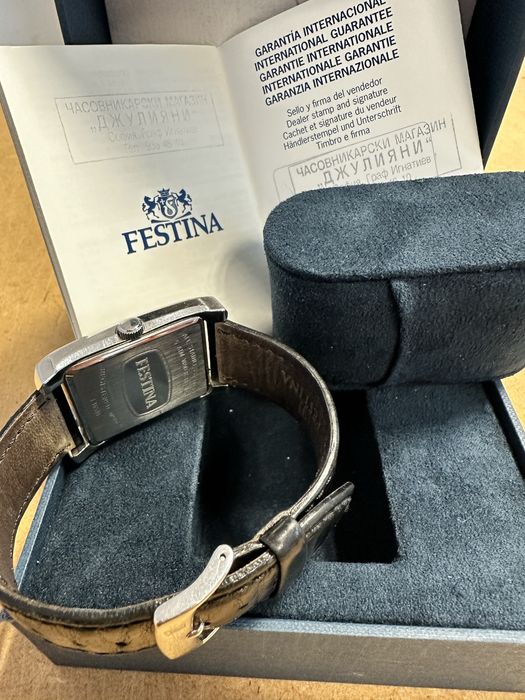 Мъжки часовник Festina с кутия и документи