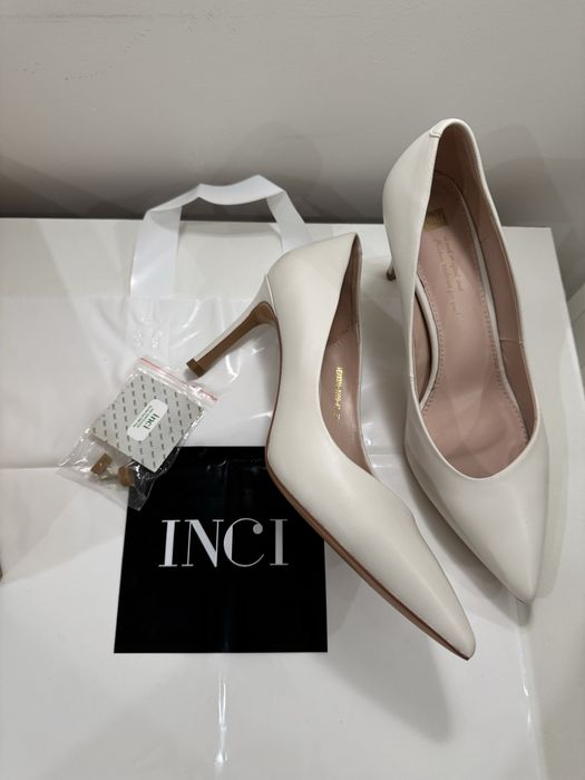 Белые туфли классические INCI