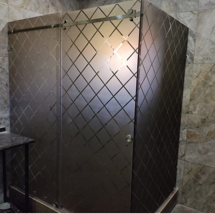 Стеклянные душ кабины и перегородки