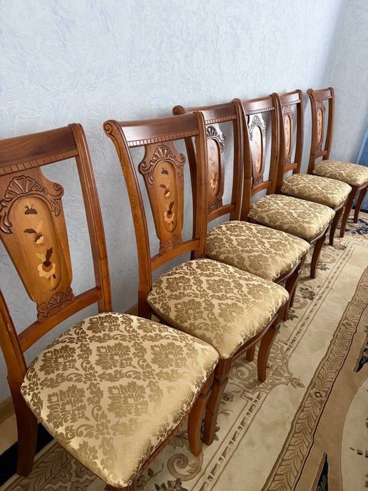 Деревянный  стул