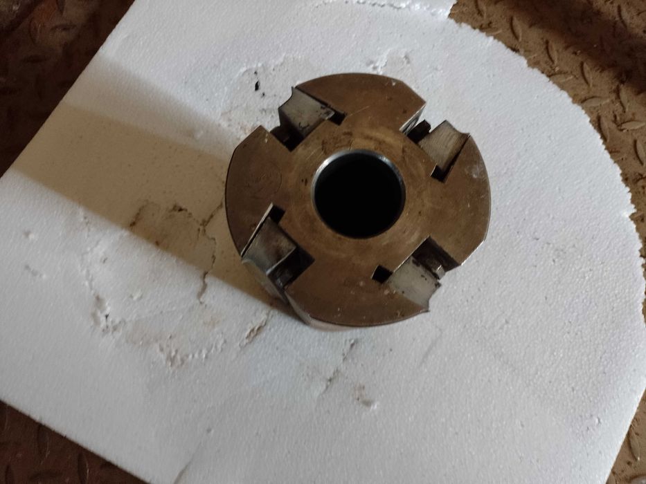 Capuri de frezare și rindeluire