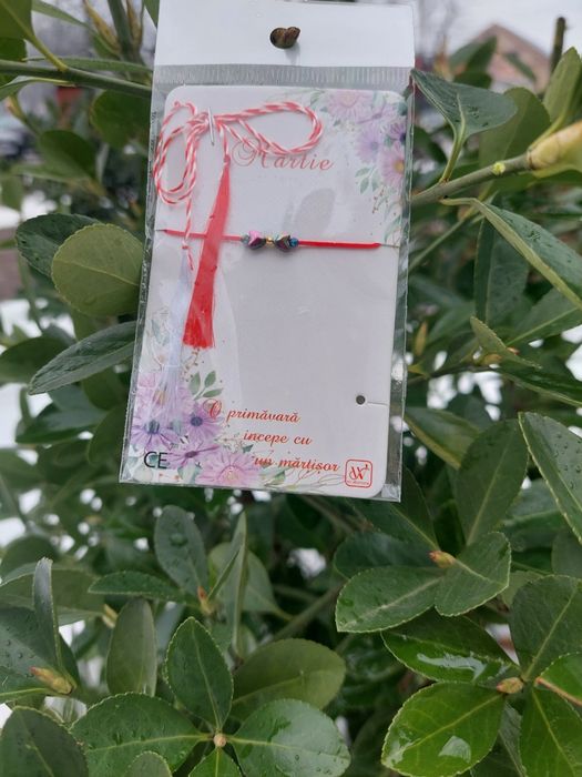 Martisor inimi hametit și aur 8k