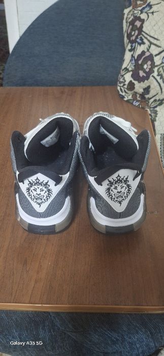 Продам красовки найк оригинал