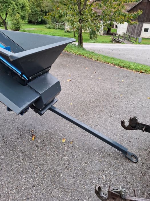 Транспортьор ,нов