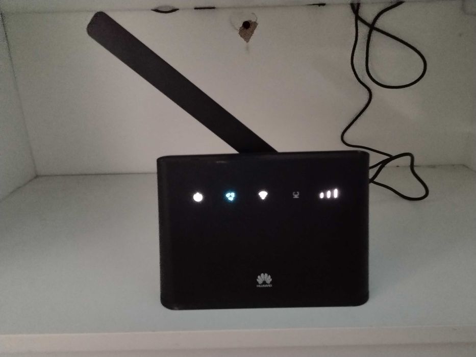 фабрично отключен към всички джиесем оператори в цял свят 4G LTE SIM CARD RUTER