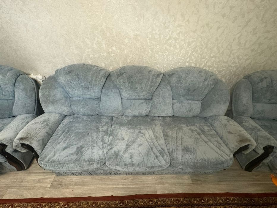 Диван с креслами
