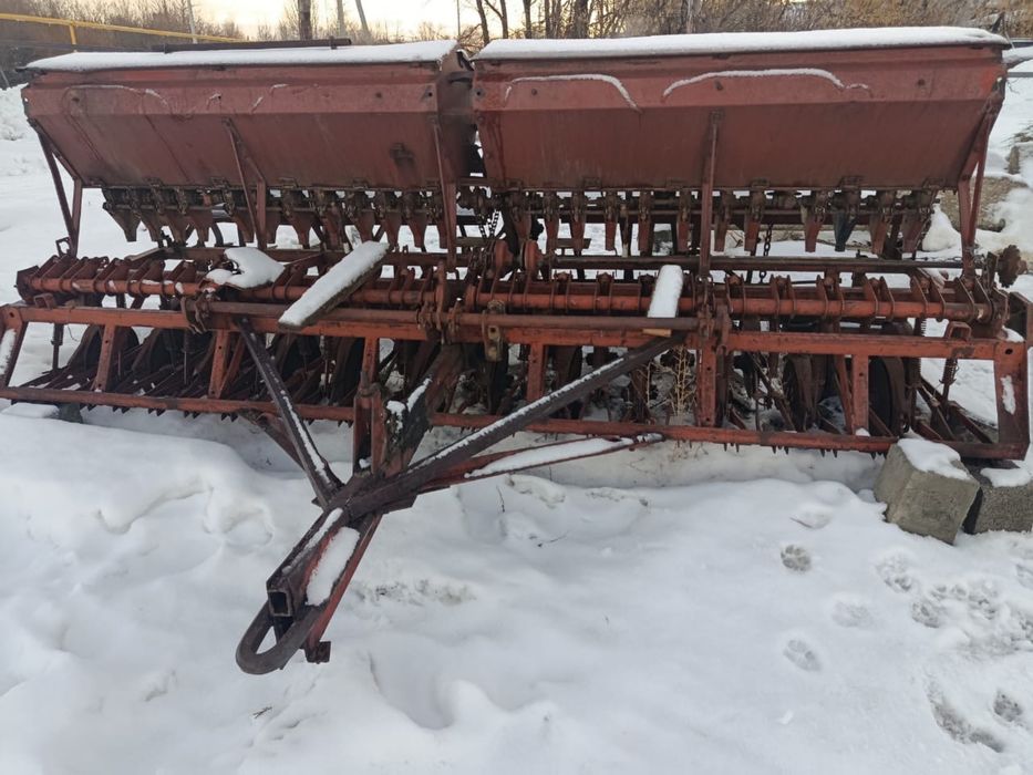 Продам сеялку  без торга