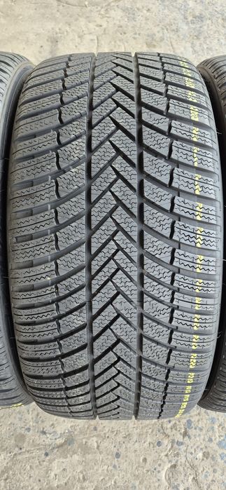 4 anvelope iarna ca si noi Bridgestone 275/35/21.Pretul este pe bucata