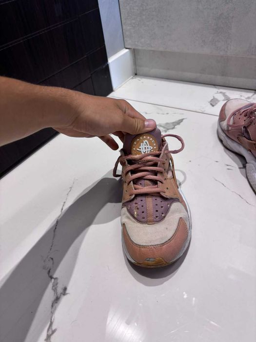 Маратонки NIKE AIR HUARACHE  37 номер