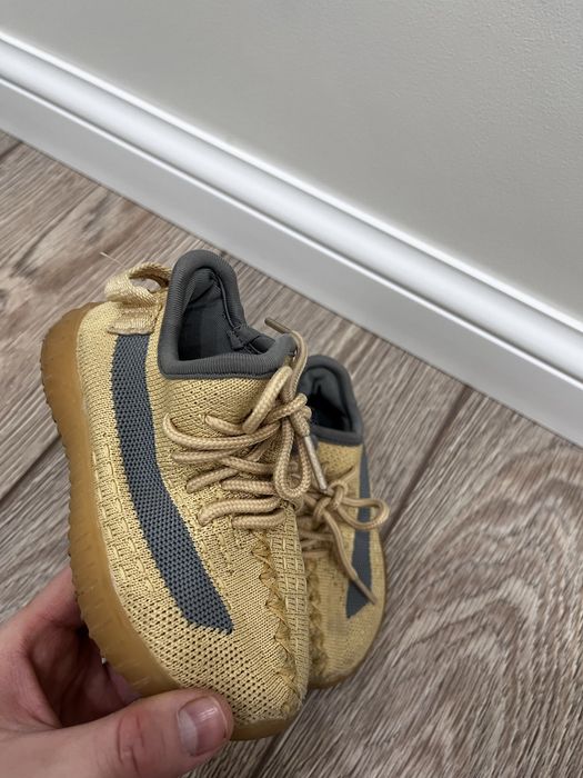 Продается детская обувь