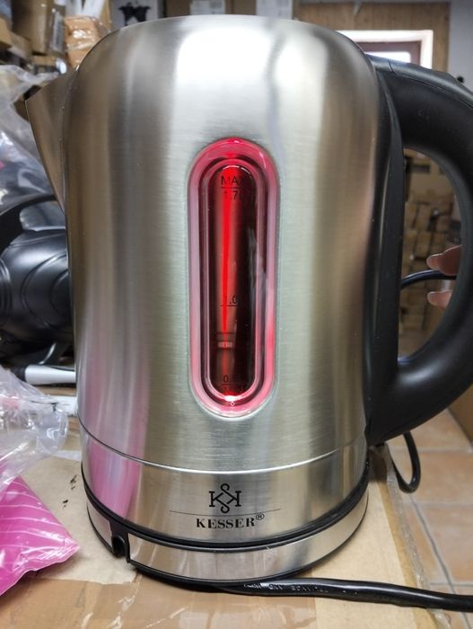 Ceainice/fierbatoare cu indicator luminos