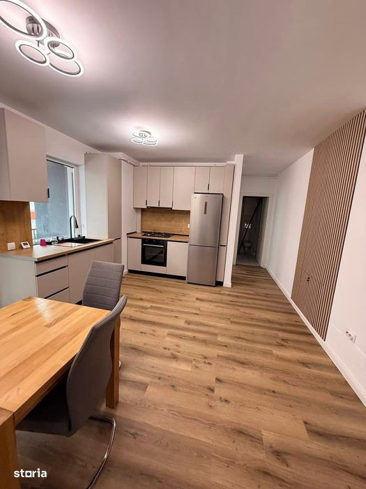 Apartament 3 camere semidecomandat zona Sesu de sus