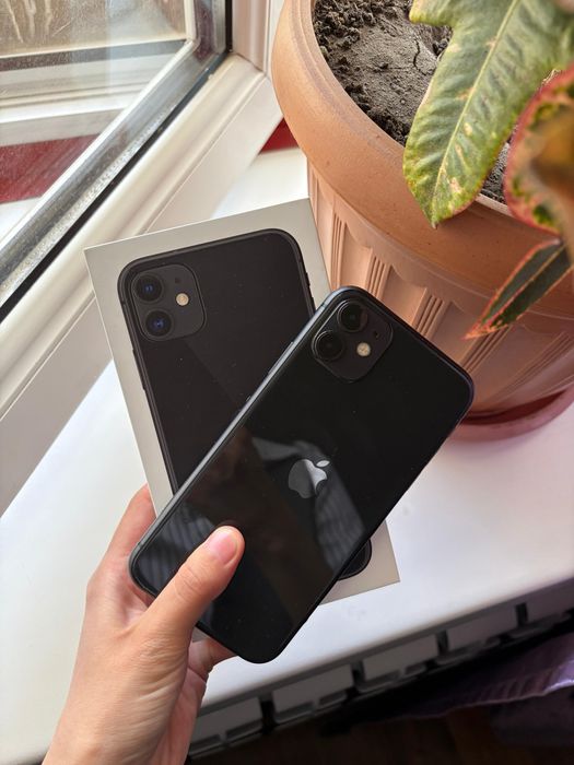 IPHONE 11 черного цвета