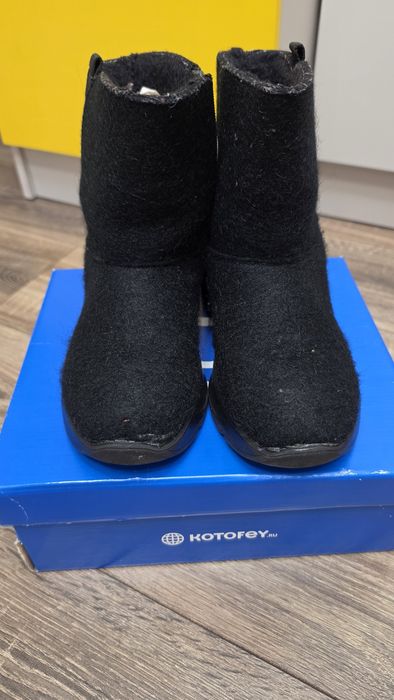 Продам обувь на девочку