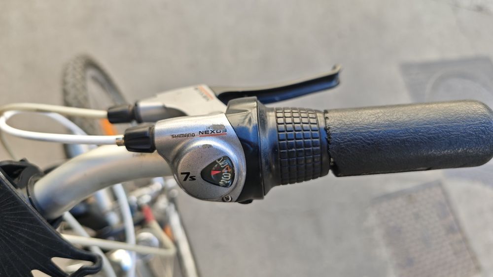 Vând bicicleta GiantTrooper Full Suspension