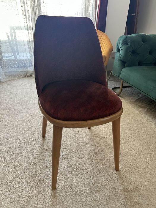 2 x Scaun tapitat cu stofa si picioare din lemn