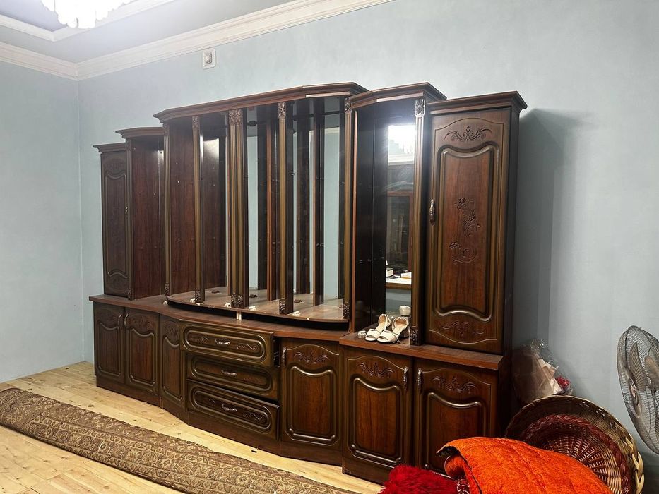 Мебель горка сотилади