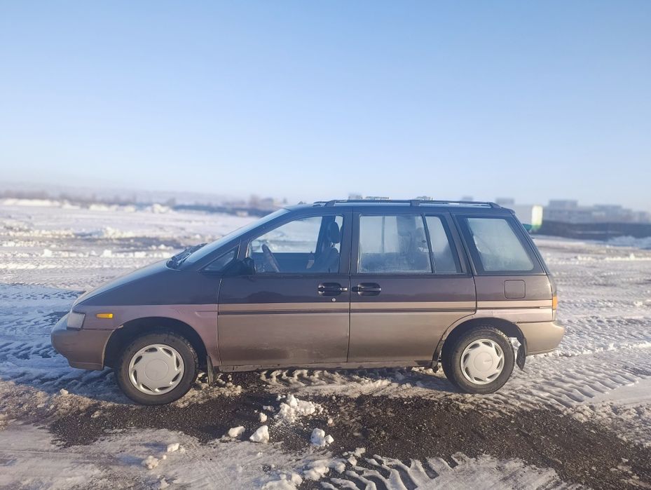 Продам машину Nisan prairie