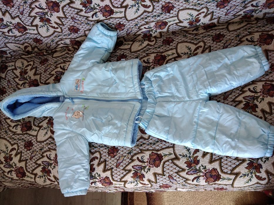 Бебешки гащеризон и космонавт