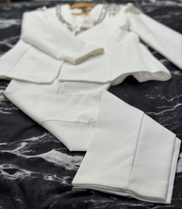 Белый брючный костюм со стразами PONEVA FASHION (турция)
