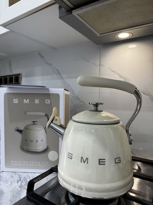 Smeg чайник для плиты 2.3 л