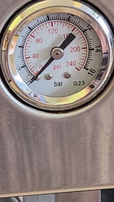 Полу-професионална  кафе машина Бриел