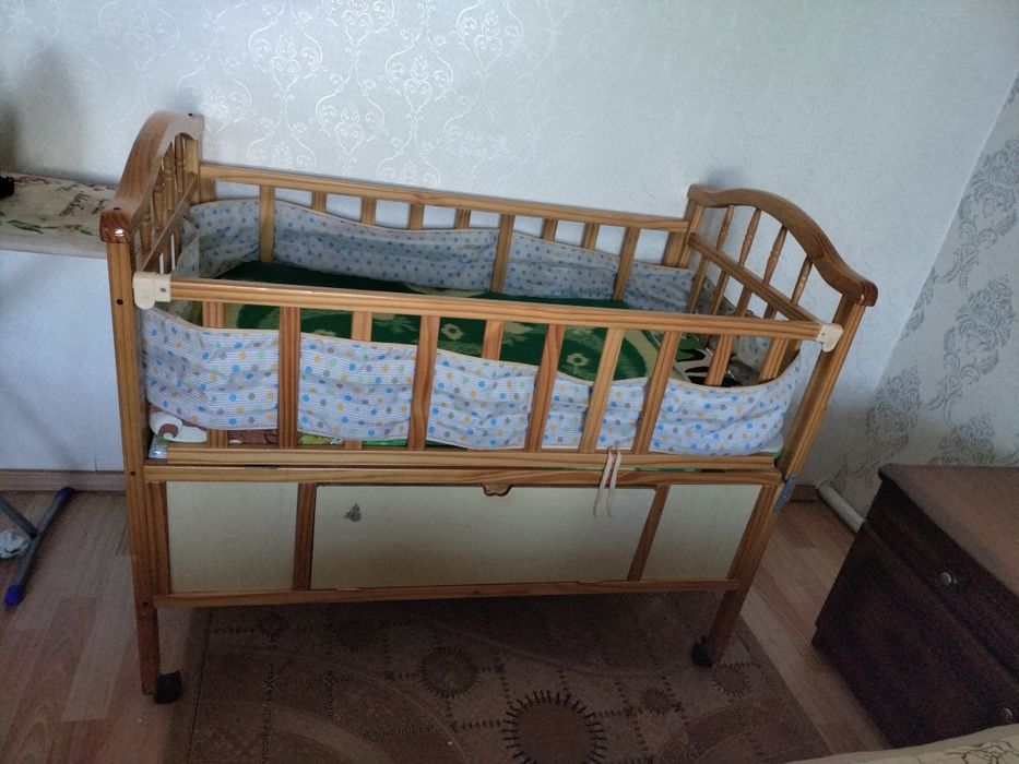 Отдам кроватку + балдахин