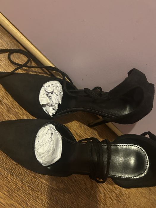 Високи токчета черни