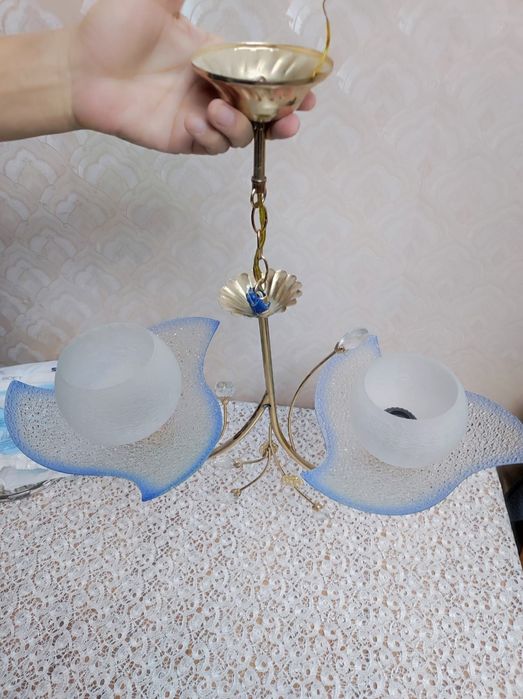 Продам люстру в отличном состояни