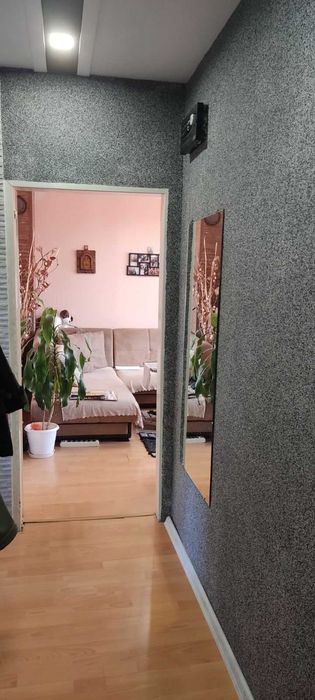 Продава тристаен апартамент в кв. Изток в Казанлък