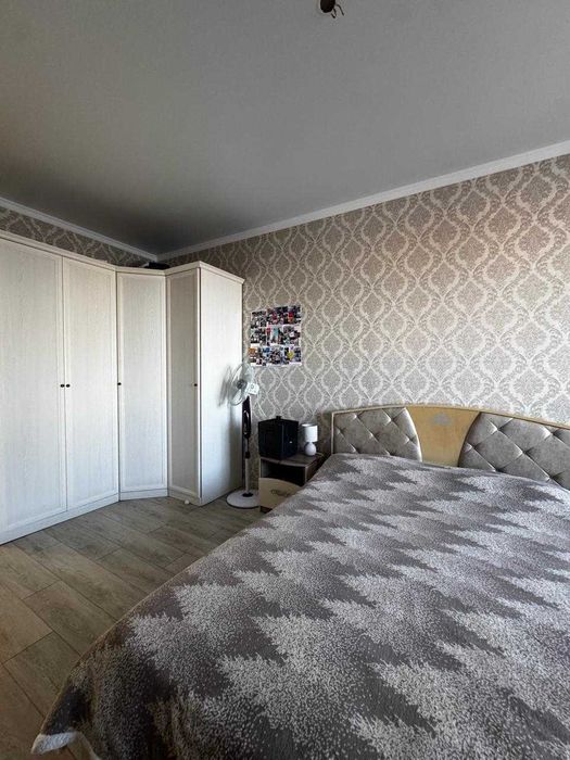 Продам 3х комн кв Батыс с ремонтом