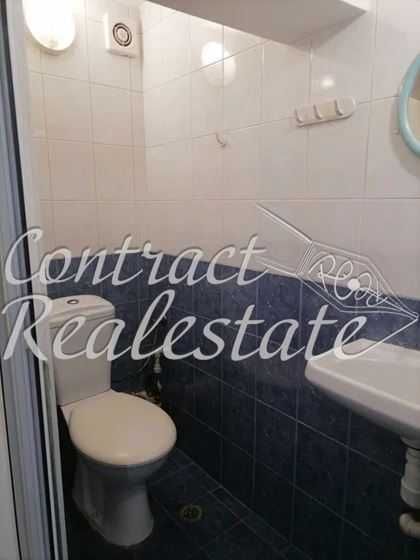 Едностаен Обзаведен Червен Площад !