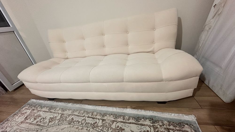 Продам диван как новый.