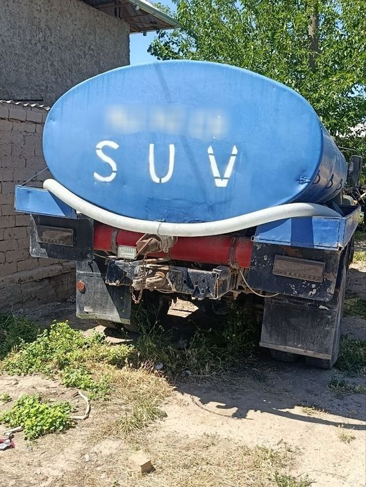 Зил водовоз сотилади