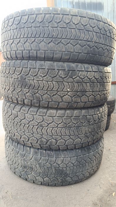 Шины зимние Dunlop 275/65/17