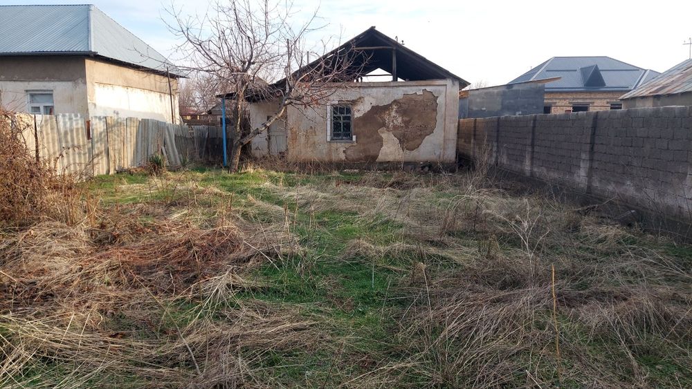 Чирчик Азадбаш 6-сотих ер хисобида сотилади