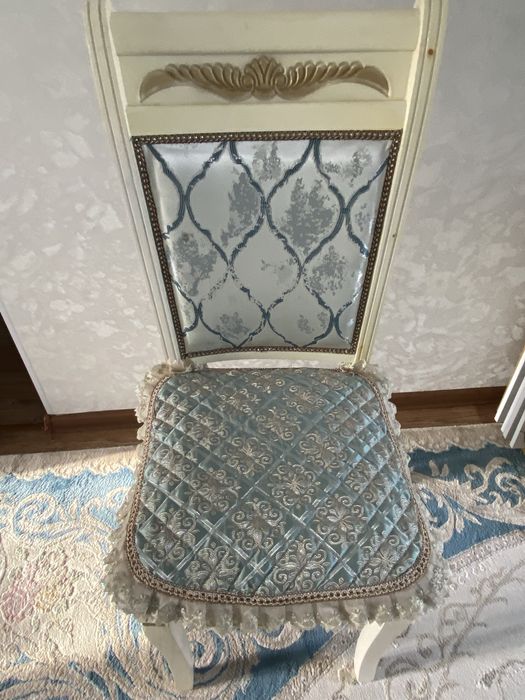 Стулья для гостиной