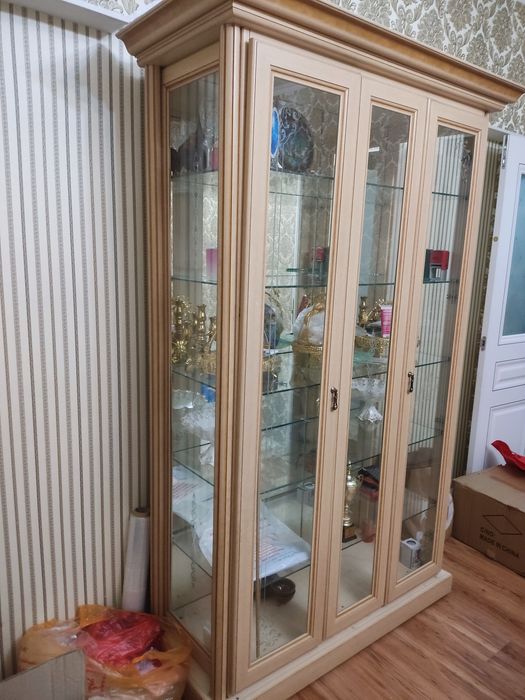 Сервант для посуды