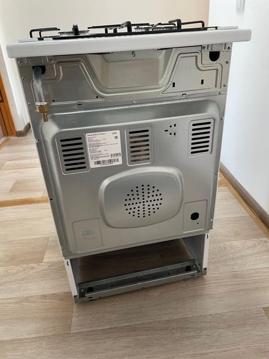 Продам газовую плиту