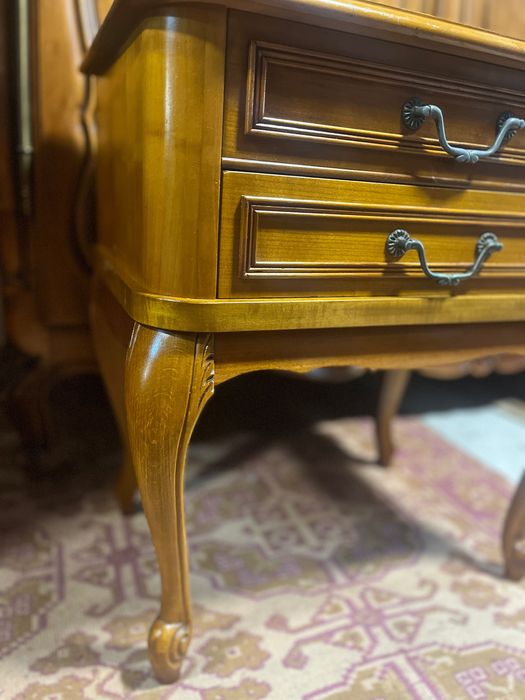 Масивни нощни шкафчета