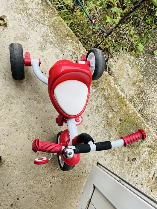 Детска триколка червена запазена