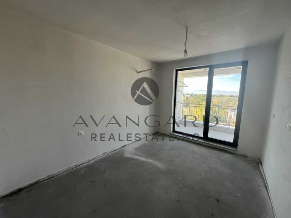 оф.21530 Тристаен апартамент / Кършияка