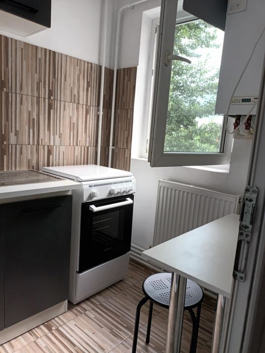 Închiriez garsonieră