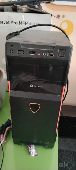 Desktop kompyuterlar 10 dona