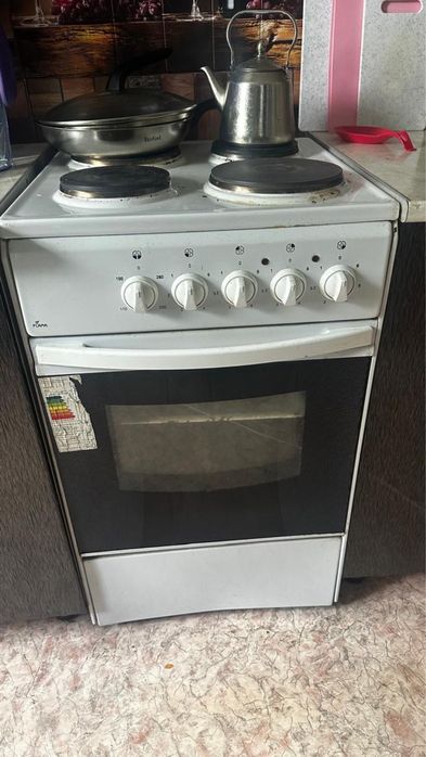 Продам газ плиту FLAMA