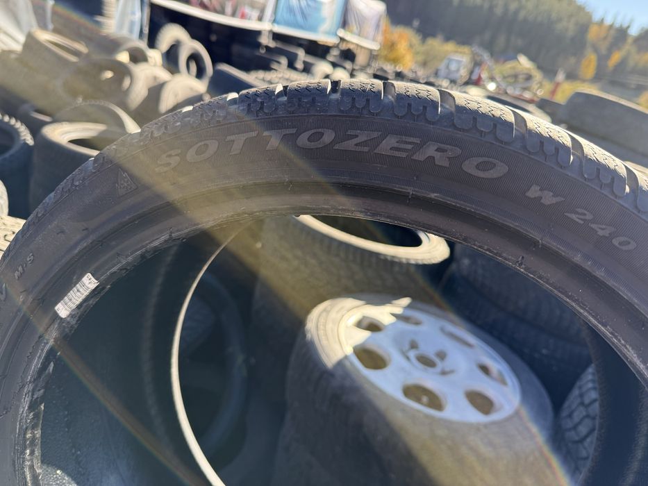 245/35/18 Pirelli Sottozero